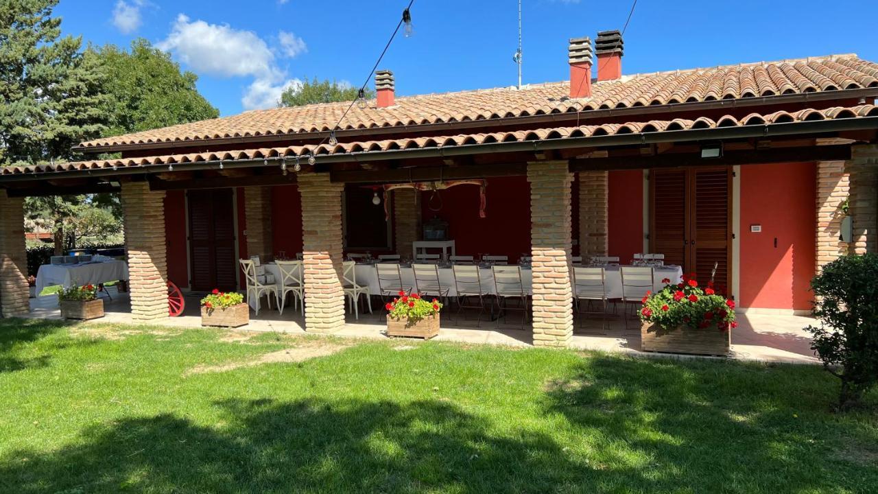 Agriturismo Le Capannacce Urbania Exterior foto