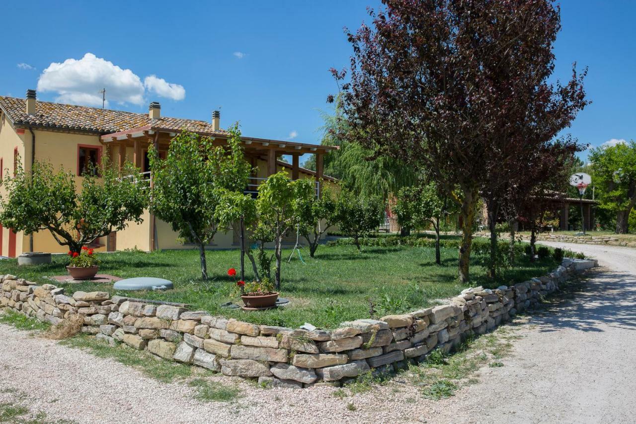 Agriturismo Le Capannacce Urbania Exterior foto